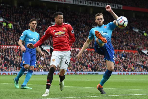 方面给予球 方面给予球